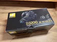 Nikon D3200 + objectif 18-55