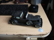 Figurine de voiture décapotable ancienne à décision rapide