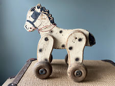 Cheval en bois peint, jouet
