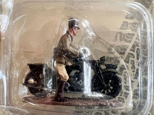 Gendarme français sur - , rené