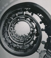 L escalier tournant et visages photo photographie époque années 60