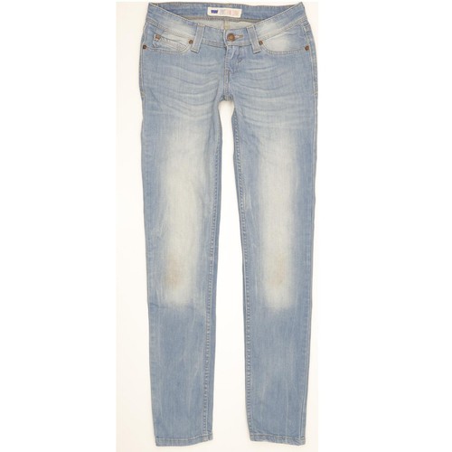Levi demi curve - curve,