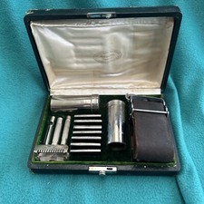 Coffret Semainier rasoir M. KINDAL CV HELJESTRAND