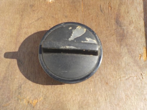 Bouchon huile sur cache - d,