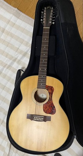 Guitare acoustique électrique