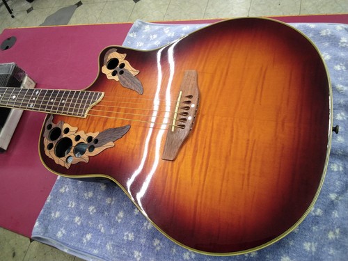 Guitare acoustique électrique