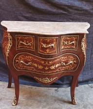 Belle commode en bois massif