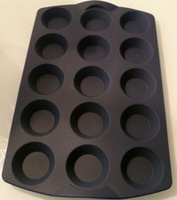 TUPPERWARE NEUF   MOULE