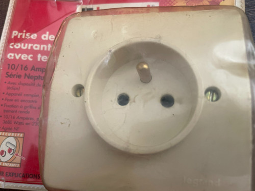 Legrand neptune prise - prise, 2p+t