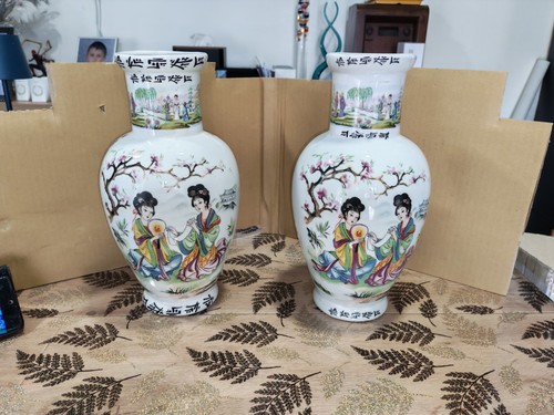 Jolis paire vases en - de,