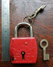 T3- Cadenas ancien en tôle