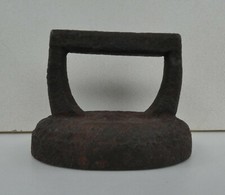 ancien petit fer à repasser