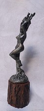 Statuette dryade en métal sur