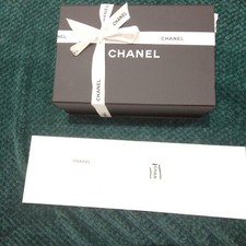  BOÎTE  CHANEL AIMANTEE POUR