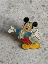 Pin’s Mickey Costume ••