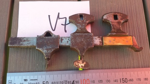 Ancien outil d horloger - v7/,