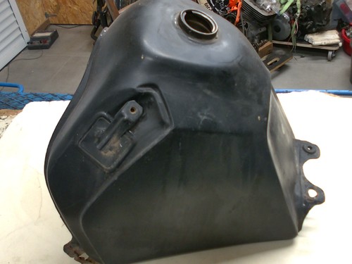 Réservoir suzuki 650 - réservoir,