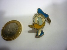 pin's disney  Donald  (signé