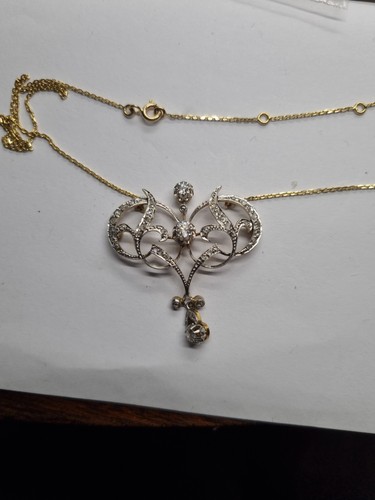 Magnifique collier - magnifique,