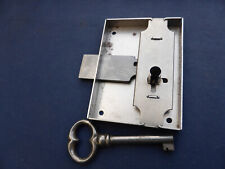 Serrure clef fer porte meuble