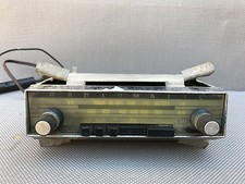 Ancien autoradio vintage