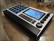 AKAI MPC Live 2  /RETRO Skin/Metal Knobs/SSD/DustCover/Case/Screen Guard/Stand