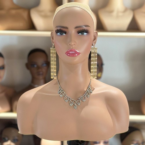 Tête mannequin femme - de,