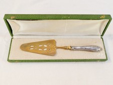 PELLE a TARTE  manche en ARGENT MASSIF