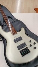 Guitare basse électrique Dean