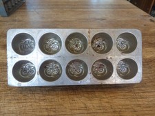 Ancien moule à chocolat