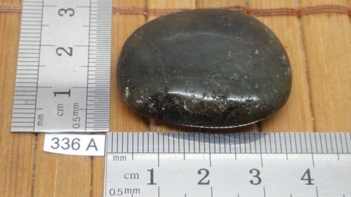 Labradorite pebble flat - labradorite, stone