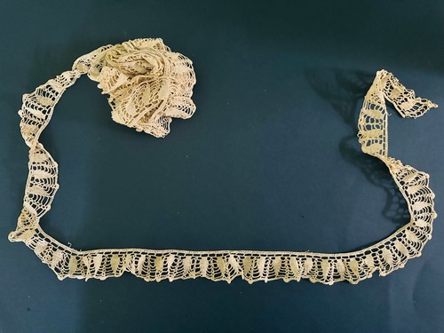 Ancien volant dentelle crochet