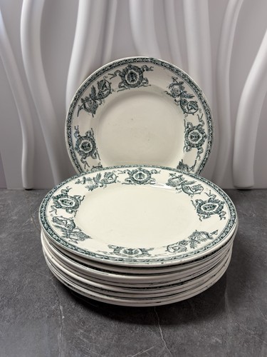 Lot assiettes à - 10,