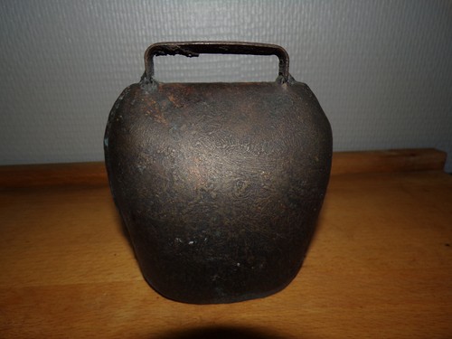 Ancienne cloche vache - de,