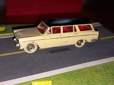 DINKY TOYS FIAT 1800 FAMILIALE