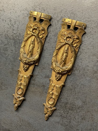 Garnitures ornements pied - ornements,