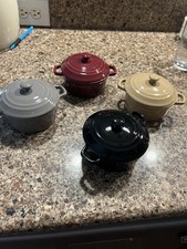 Kirklands Mini Cocottes EUC Set Of 4 Lids And Handles. EUC  4”x2”