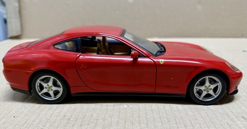 Hot wheels ferrari 612 - hot,
