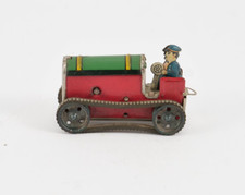 La Hotte Saint Nicolas France tracteur chenilles tôle moteur à clef de 7 cm RARE