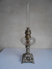 ANCIENNE LAMPE A PETROLE