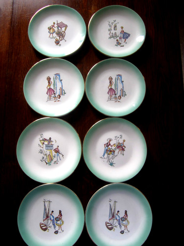 Anciennes assiettes à - 8,
