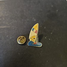 Pin's Vintage Planche à Voile