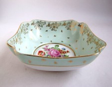 Coupe à Fruits Carré Porcelaine de Limoges Vert Pastel Fleurs Émail Rehaussé Or