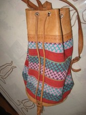 sac besace en cuir et tissus