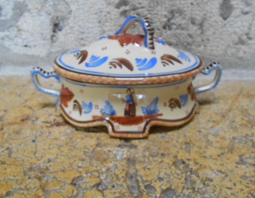 Ancienne petite soupière - ancienne,