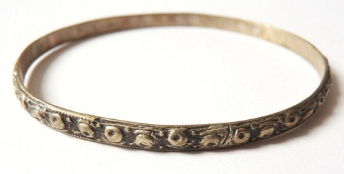 Bracelet rigide ancien - , style