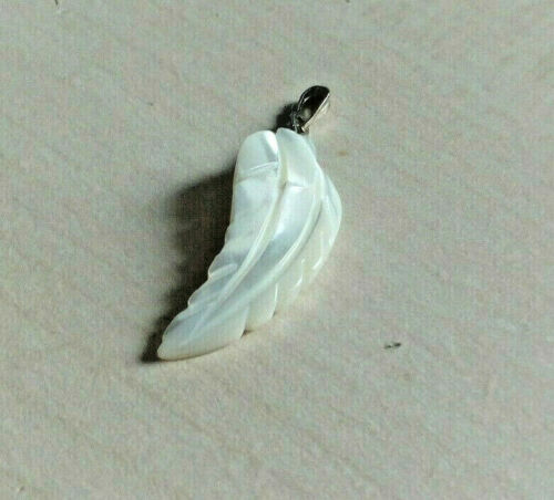 Pendentif forme feuille - en,