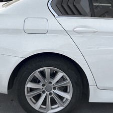 Voiture Vitre Arrière Volets