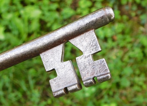 19.1cm old large wrought iron