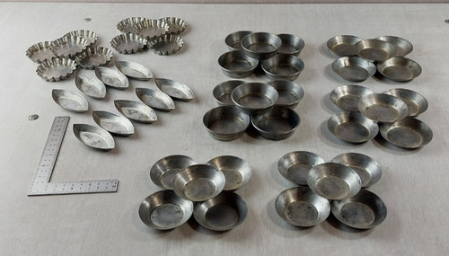 Lot petits moules - de, en